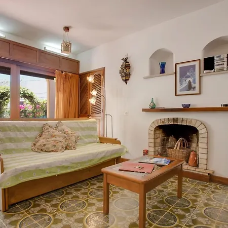 With Private Garden Appartement Lagos