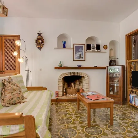 Apartment With Private Garden