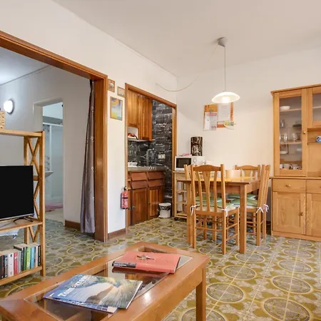 With Private Garden Apartment *